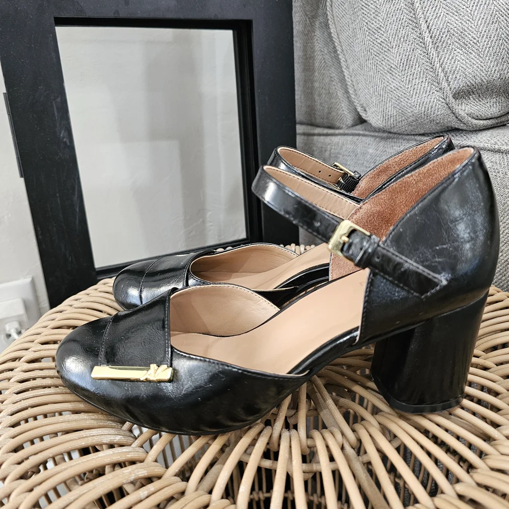 Naturalizer Black Heels with Gold Details - Picture 2 of 8